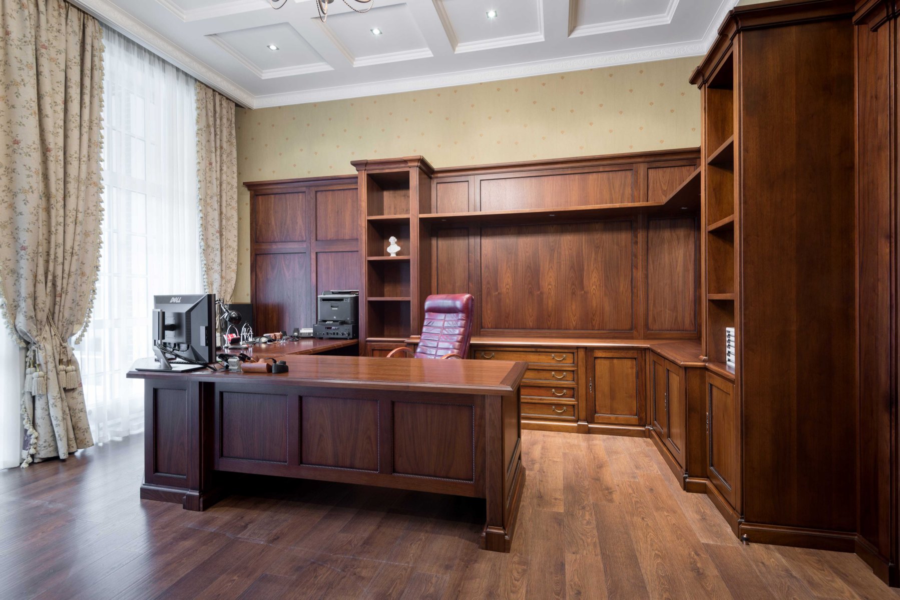 деревянная мебель в кабинет