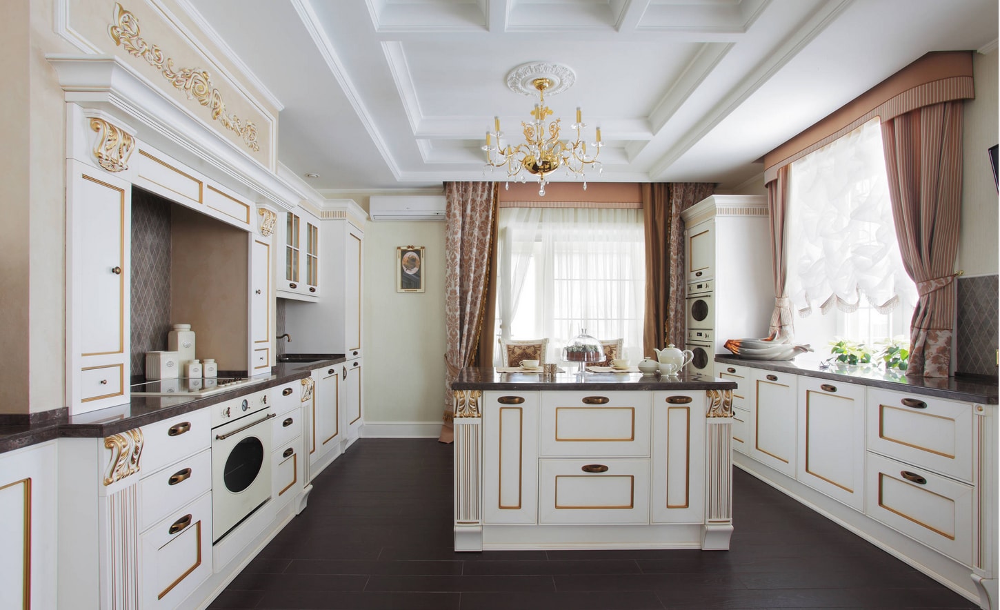 Потолок кухни в классическом стиле