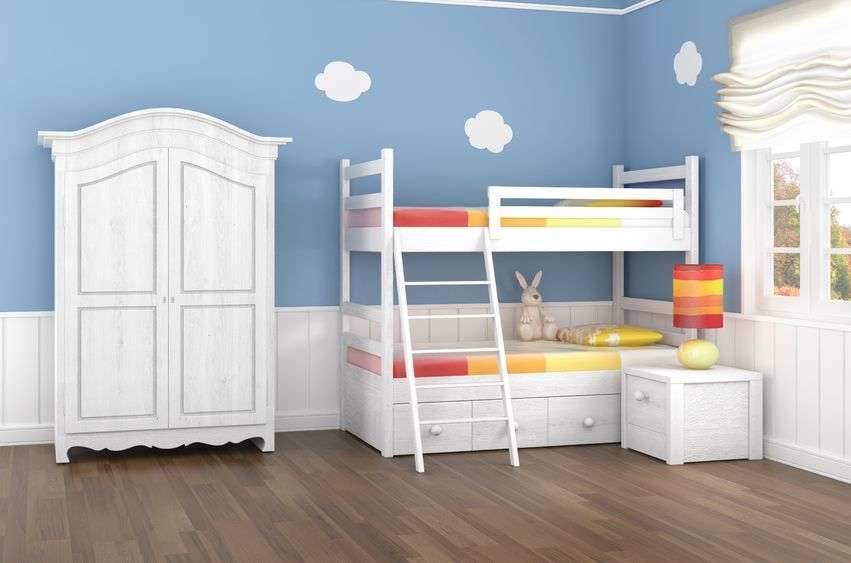Детская Летний сон в белом цвете с прикроватной тумбочкой и двухэтажной кроватью 