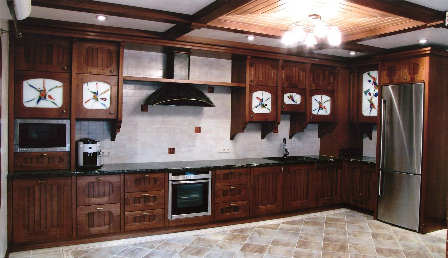 Кухня Элиана угловая из дерева коричневого цвета с подвесными шкафами