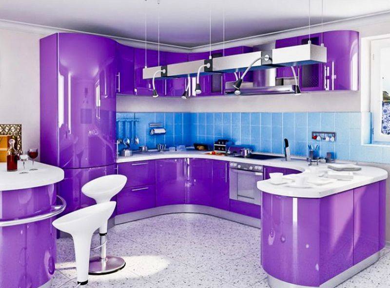Кухня Лесная фиалка фиолетового цвета в современном стиле со скруглёнными углами 