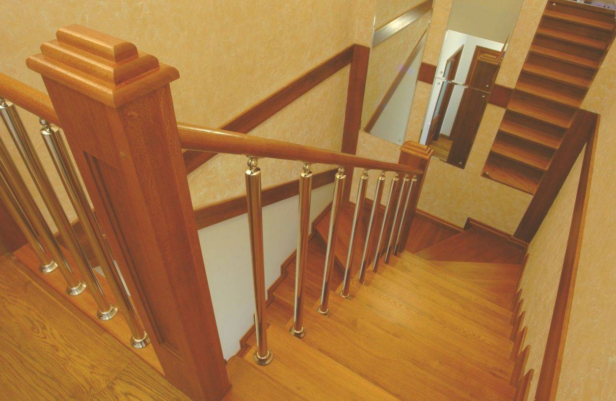 Лестница Прада современная с прямыми ступенями из дерева