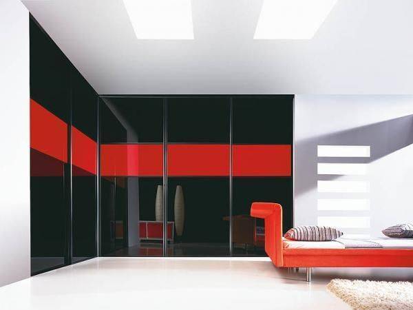 Шкаф Вива встроенный угловой 5 дверей с черным крашеным стеклом